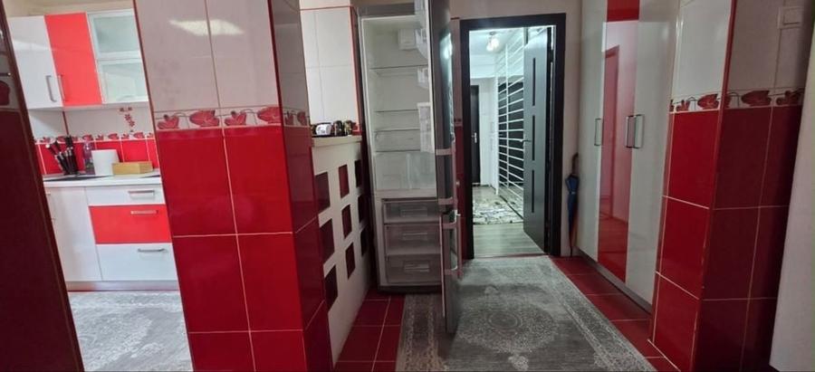 Apartament cu 3 camere decomandat în Micro 3
