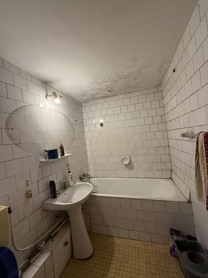 Apartament cu 3 camere semidecomandat în Păcii