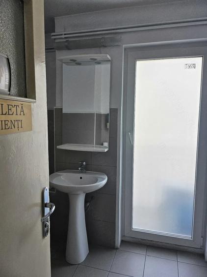 Apartament cu 4 camere semidecomandat în Magheru