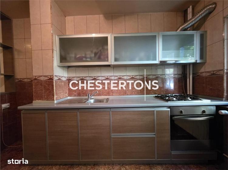 Apartament cu 3 camere decomandat în Drumul Taberei