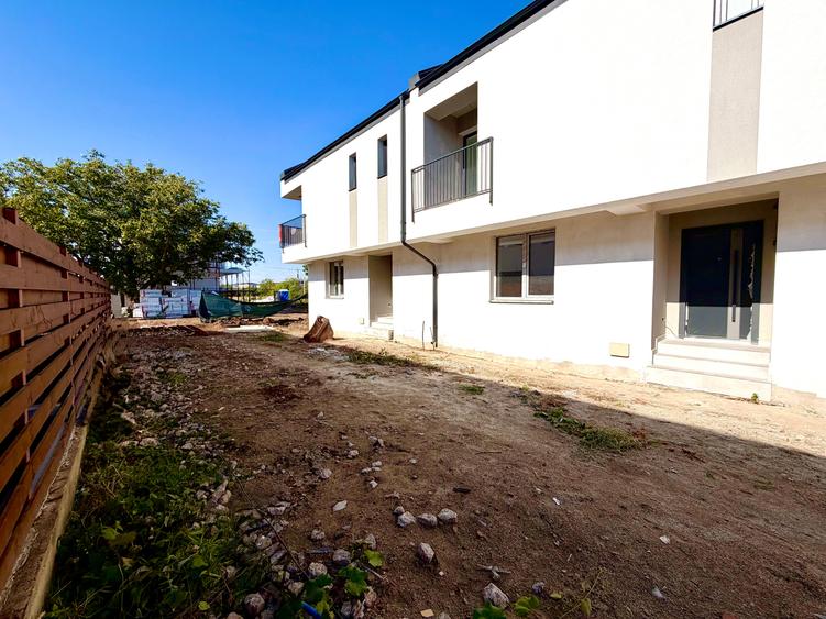 Casă cu 4 camere cu Canalizare în Sud