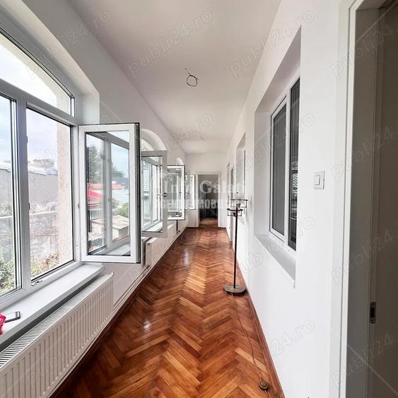 Apartament cu 2 camere decomandat, mobilat în Central