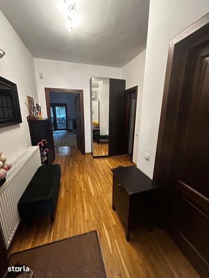 Casă cu 6 camere cu Teren 469 Mp în Băneasa