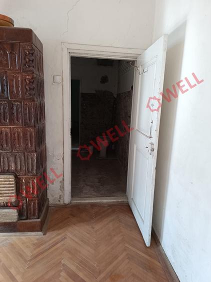 Casă individuală cu 2 camere cu Teren 200 Mp în Central
