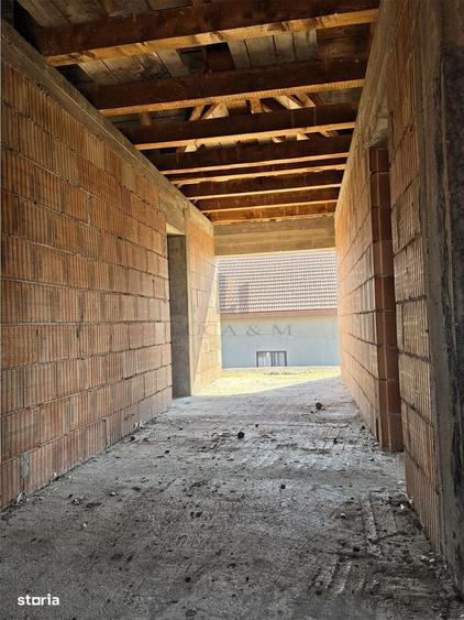 Casa parter si etaj la rosu ,Recas - 13