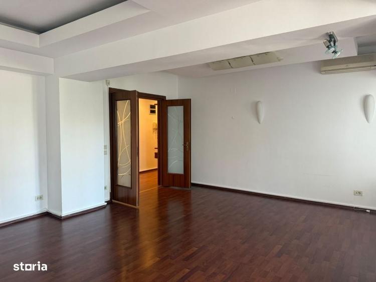 Apartament cu 4 camere în Aviației