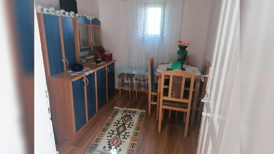 Casă cu 2 camere cu Canalizare în Ploscoș