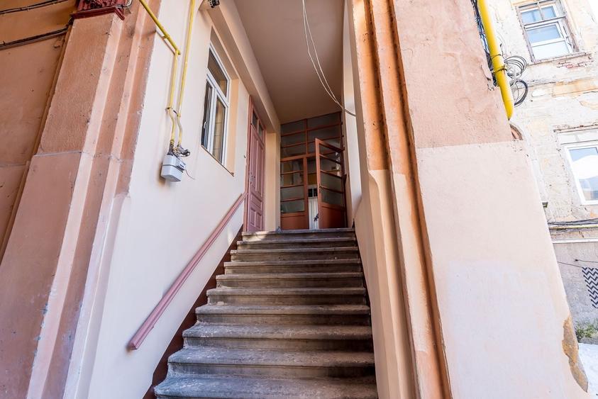 Apartament cu 2 camere semidecomandat în Central
