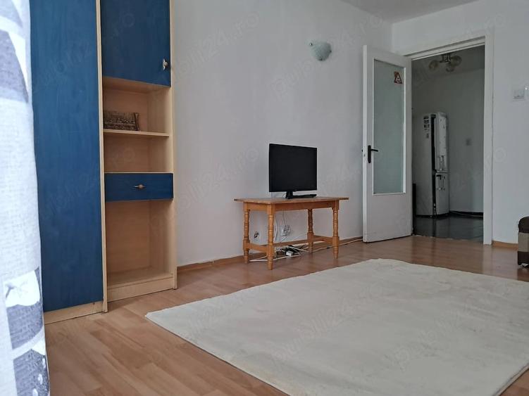 Apartament cu 2 camere semidecomandat în Militari