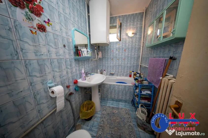 Apartament cu 3 camere semidecomandat în Ultracentral