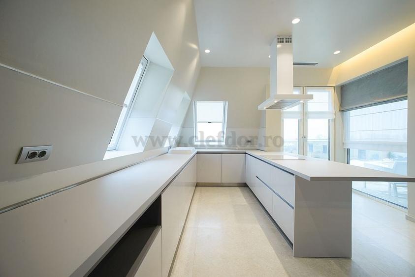 Apartament cu 5 camere decomandat, mobilat în Pipera