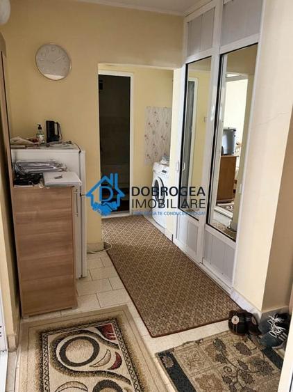 Apartament cu 2 camere decomandat în Peco