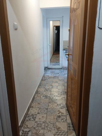 Garsonieră decomandată în Micro 19
