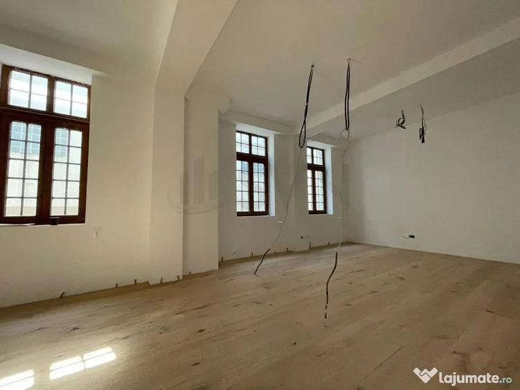 Casă cu 4 camere cu Teren 240 Mp în Dorobanți