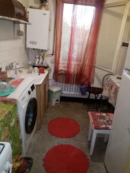 Apartament cu 2 camere semidecomandat în Podu Roș