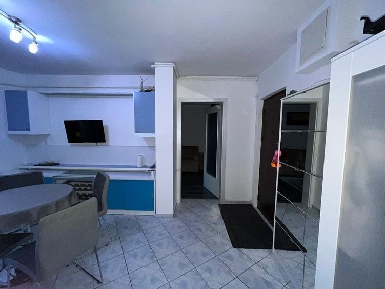 Apartament cu 2 camere decomandat în Basarabia