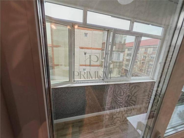 Apartament cu 3 camere decomandat, mobilat în Soarelui