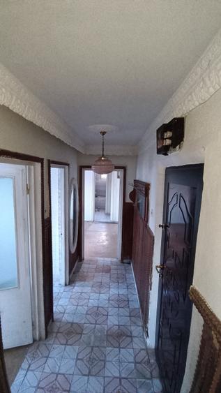 Apartament cu 2 camere semidecomandat în Narcisa