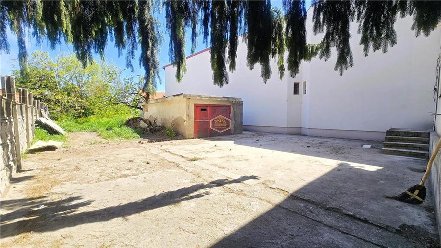 Casă cu 3 camere cu Canalizare în Central