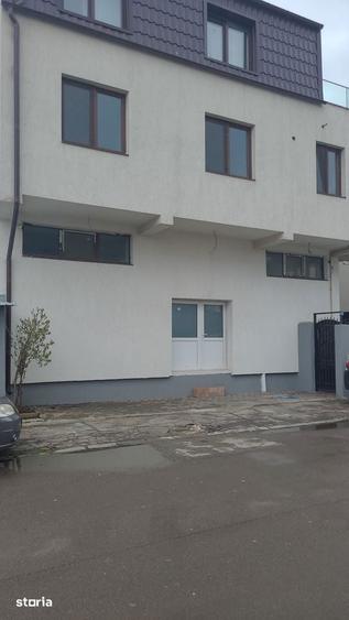Spațiu comercial, de 100 mp, în Apărătorii Patriei