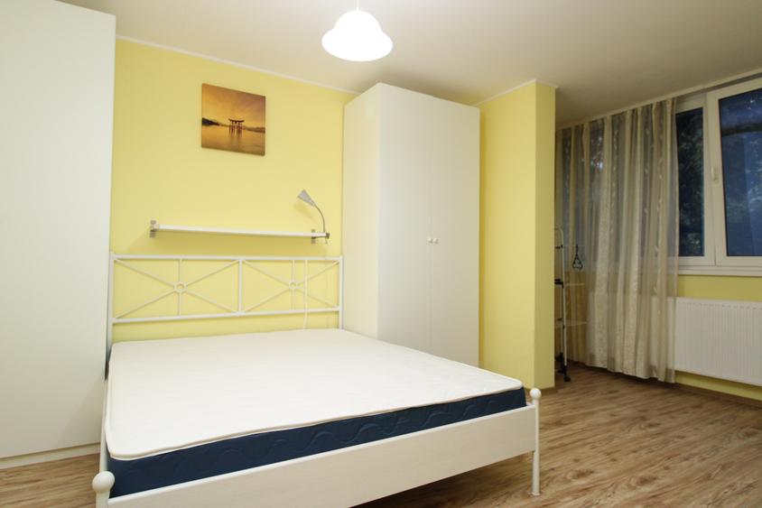 Apartament cu 3 camere decomandat în Drumul Taberei