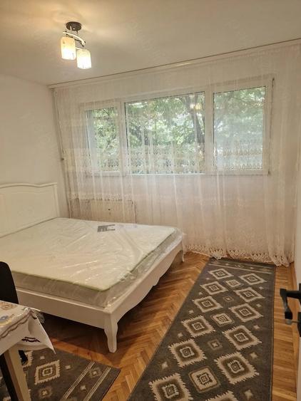 Apartament cu 2 camere decomandat în Drumul Taberei