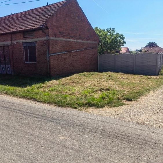 Casă individuală cu 4 camere în Sacoșu Mare