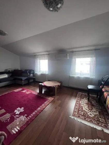 Casă cu 8 camere cu Teren 700 Mp în Rădăuți