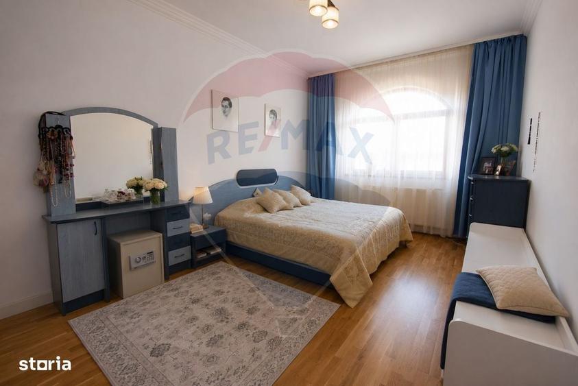 Casă cu 4 camere în Central