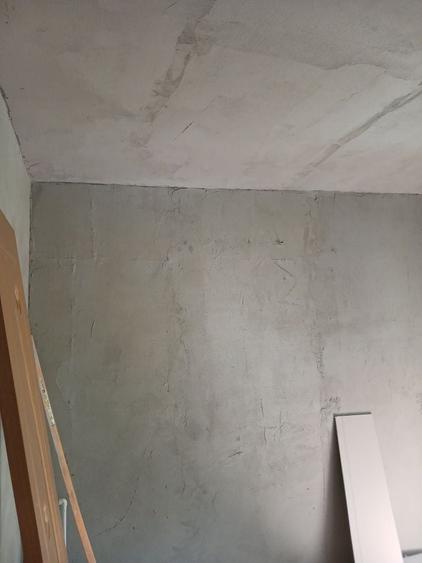 Apartament cu 3 camere decomandat în Petros
