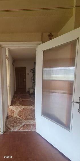 Apartament cu 2 camere semidecomandat în Dârste