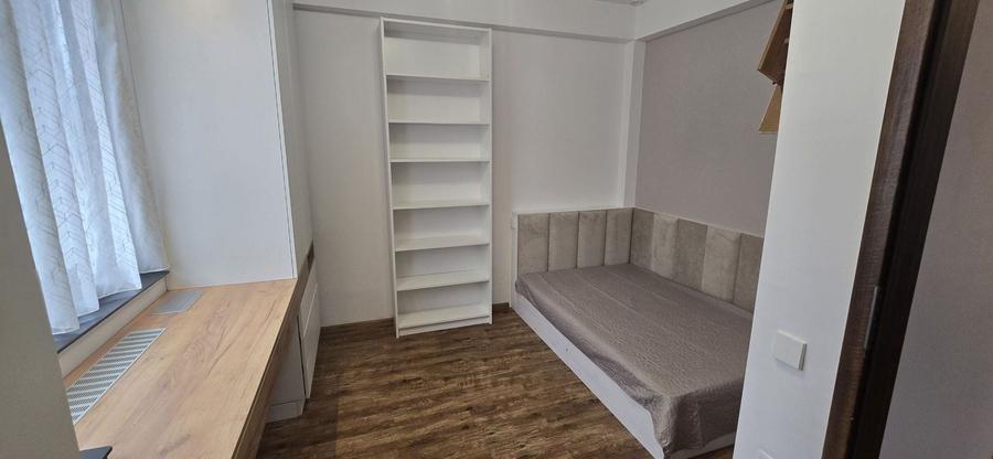 Casă individuală cu 4 camere cu Canalizare în Central