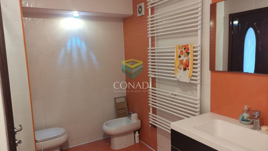 Casă individuală cu 5 camere cu Canalizare în Tamași