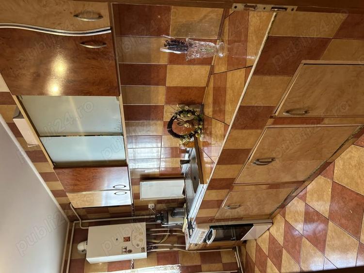 Apartament cu 4 camere decomandat în Central