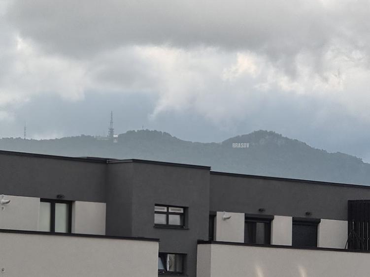 Apartament cu 4 camere semidecomandat în Avantgarden