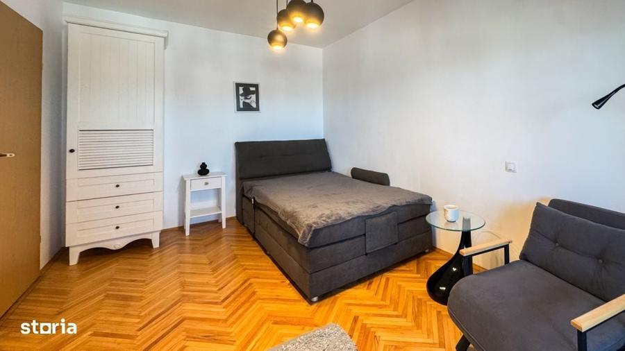 Apartament cu 3 camere decomandat în Central