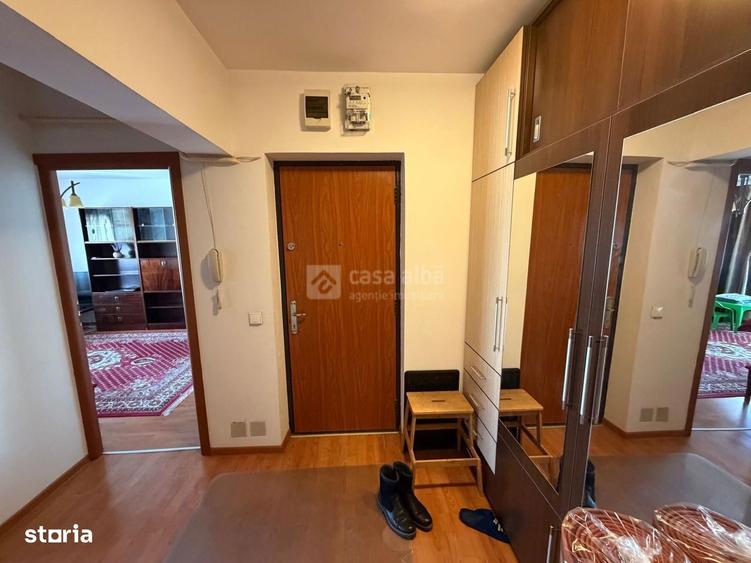 Apartament cu 3 camere decomandat, mobilat în Dacia