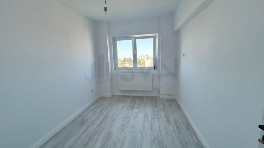 Apartament cu 3 camere decomandat în Titulescu