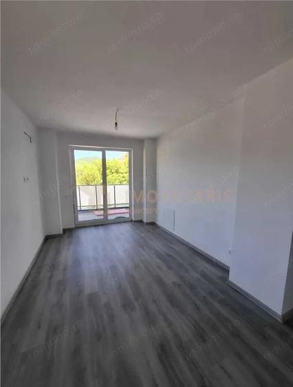 Apartament cu 3 camere în Independenței