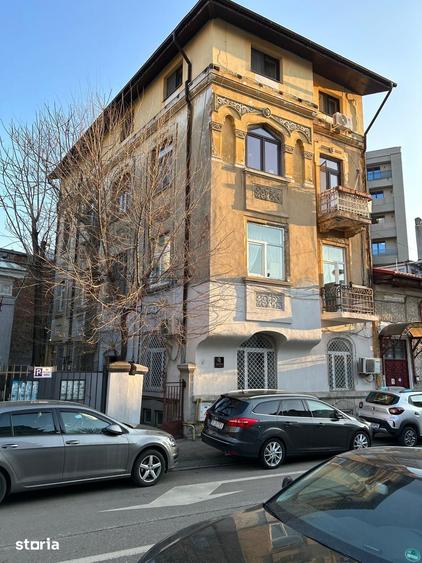 Apartament cu 3 camere semidecomandat în Eminescu