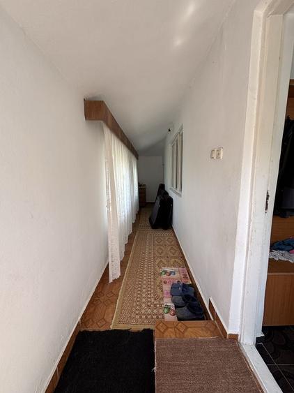 Casă cu 4 camere în Lanurile