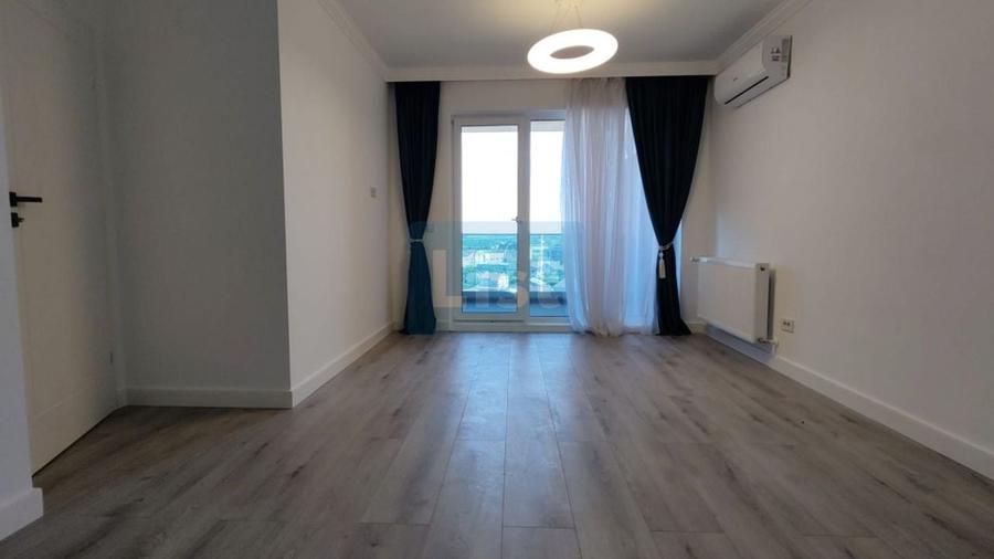 Penthouse cu 5 camere decomandat, mobilat în Nufărul