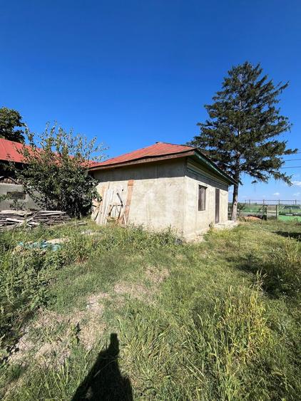 Casă individuală cu 2 camere cu Teren 668 Mp în Greci