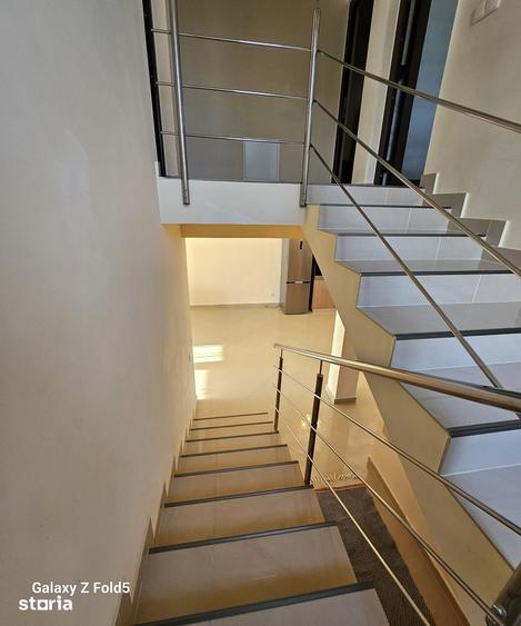 Casă cu 4 camere cu Teren 490 Mp în Central