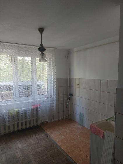 Apartament cu 2 camere decomandat în Gară
