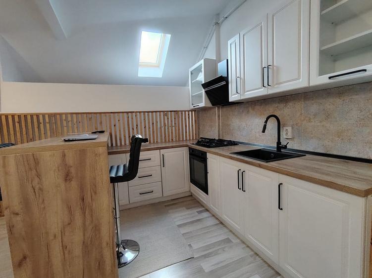 Apartament cu 3 camere decomandat, mobilat în Gorjului