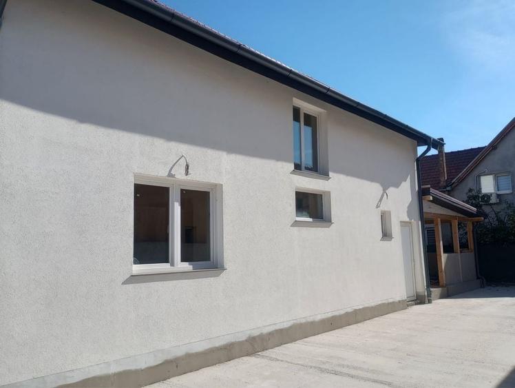 Casă cu 4 camere în Haieu