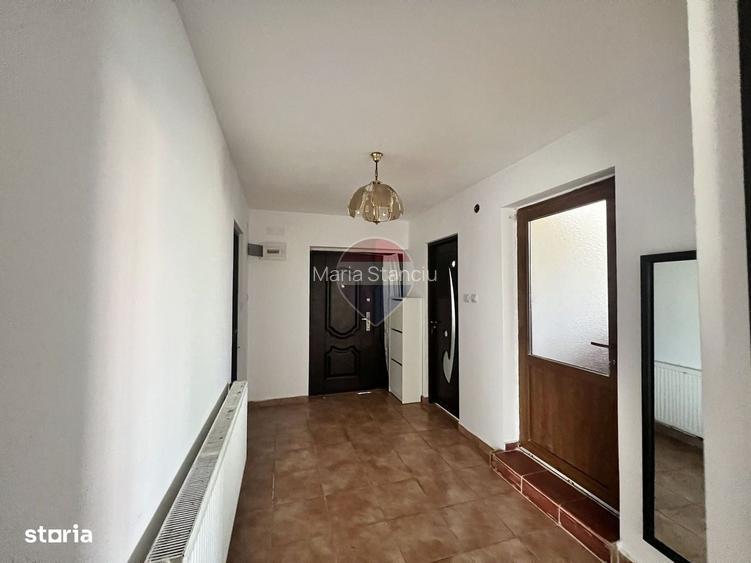 Casa cu teren generos de 8.774 mp, in Mares Albota