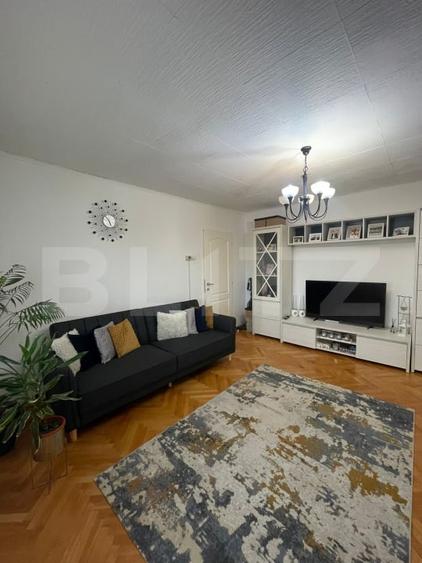 Apartament cu 2 camere semidecomandat, mobilat în Câmpia Turzii