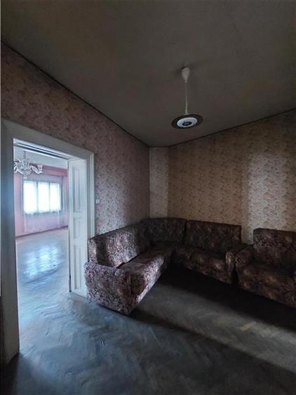 Casa cu spatiu comercial, zona Intim - 7